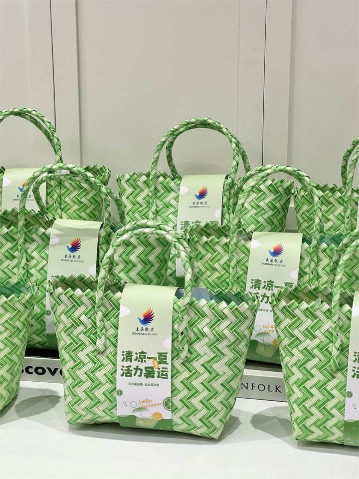 凉感喷雾 &middot; 吨吨杯 &middot; 小风扇 礼盒